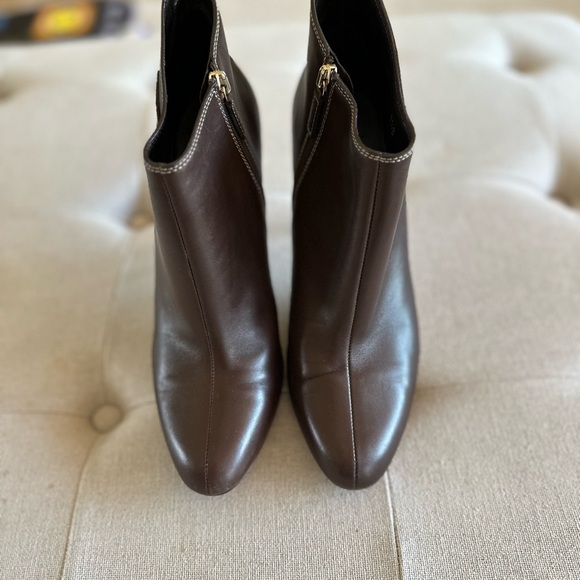 ✨ Gucci Brown Leather Heeled Booties✨ - Picture 9 of 9